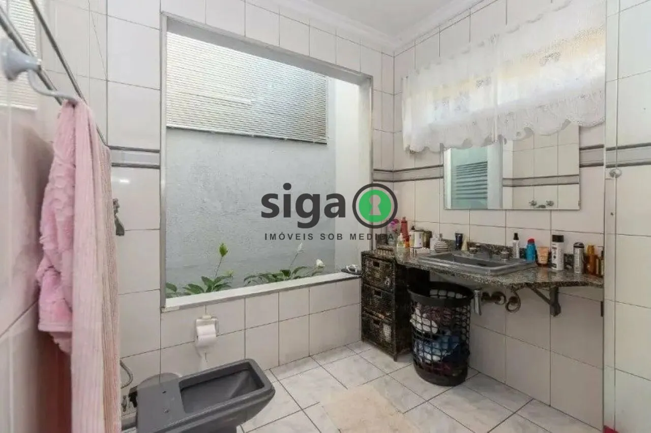 Imagem Sobrado no Bairro Alto de Pinheiros, com 3 Quartos e 5 vagas , à Venda