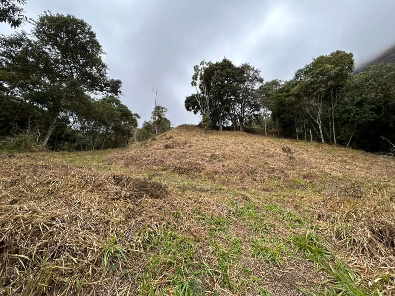 Imagem Terreno em Condomínio para Venda em Petrópolis / RJ no bairro Itaipava