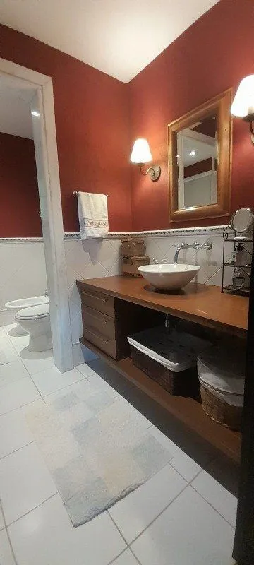 Imagem BELÍSSIMA CASA EM GRAMADO - JUNTO AO LAGO NEGRO