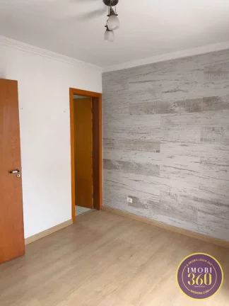 Imagem Condomínio fechado com 02 dormitórios e 01 suíte com 02 vaga de garagem