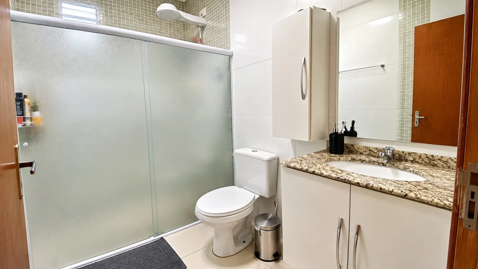 Imagem Casa térrea com energia solar, 3 dormitórios e ar-condicionado em todos os ambientes no Horto Florestal II