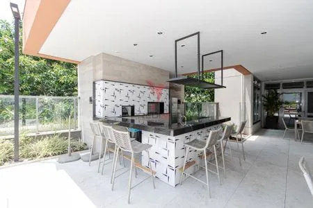 Imagem Vendo apartamento, 43m2, andar alto, com um quarto, uma vaga de garagem, Alto da Boa Vist