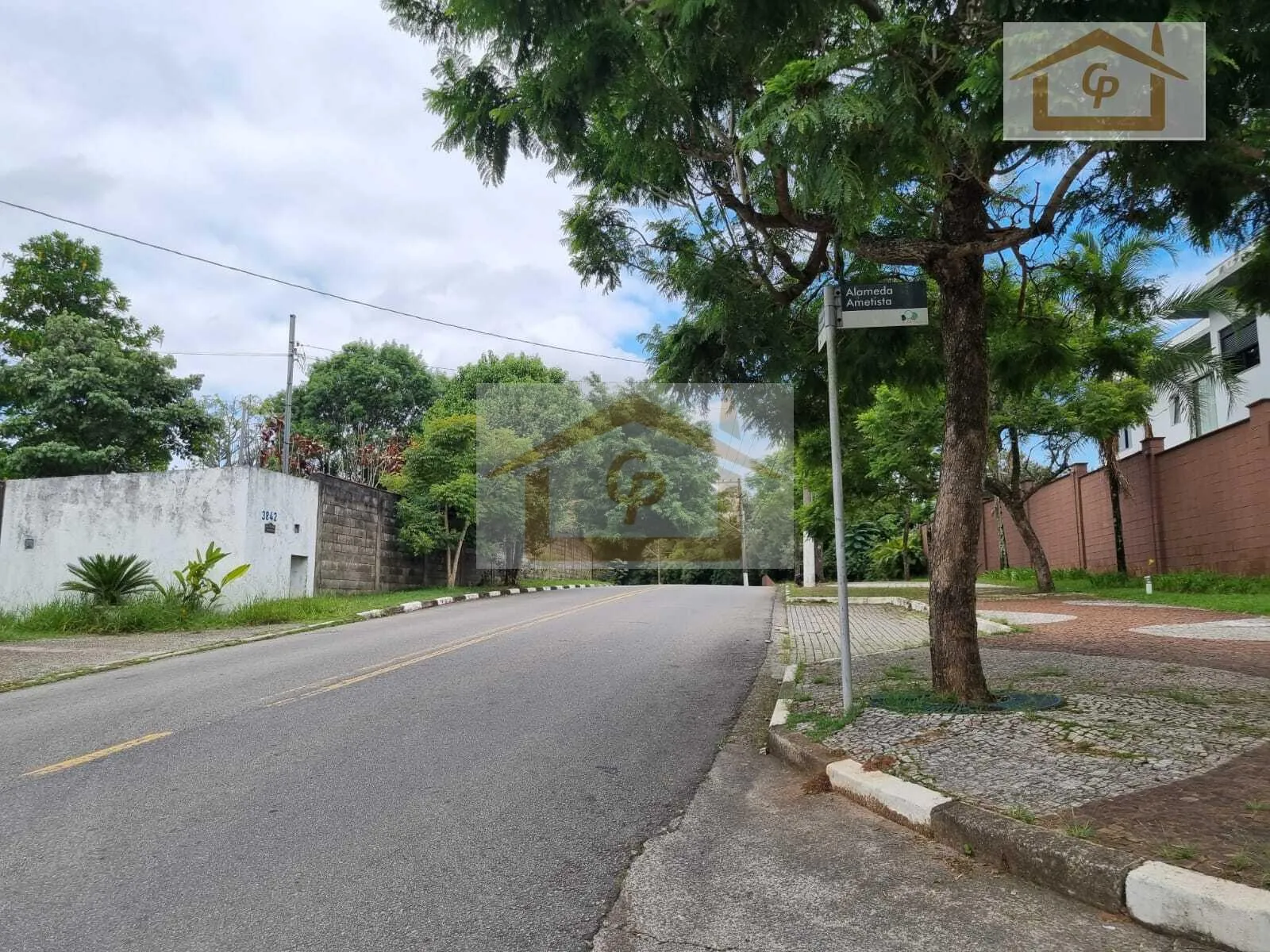 Imagem Alto Padrão, Residencial Golf Village, 534 metros