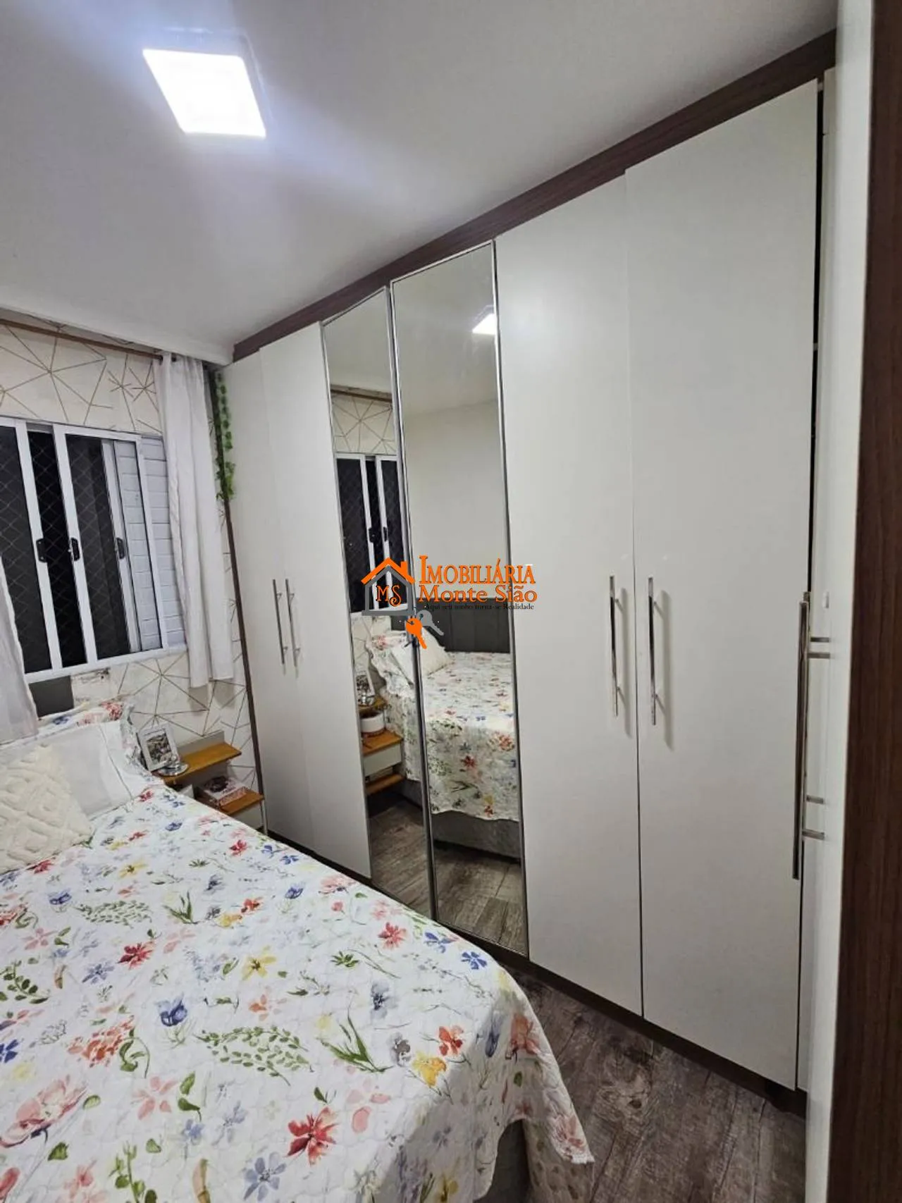 Imagem Apartamento com 2 dormitórios à venda, 54 m² por R$ 335.000,00 - Residencial e Comercial Guarulhos - Guarulhos/SP