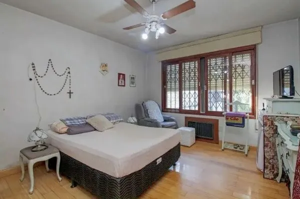 Imagem Casa 3 dormitórios ampla, perto da PUC