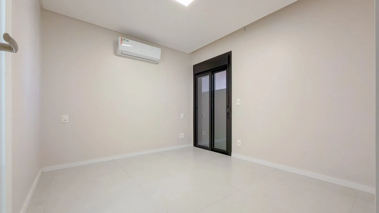 Imagem Cobertura à venda em Torres, Prainha, com 2 quartos, 223m2