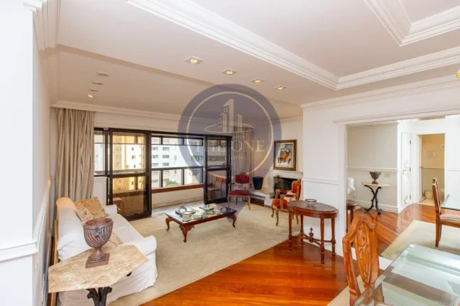 Imagem Oportunidade única em Moema: Apartamento de alto padrão com 4 quartos, 3 suítes e 155m² - São Paulo-SP