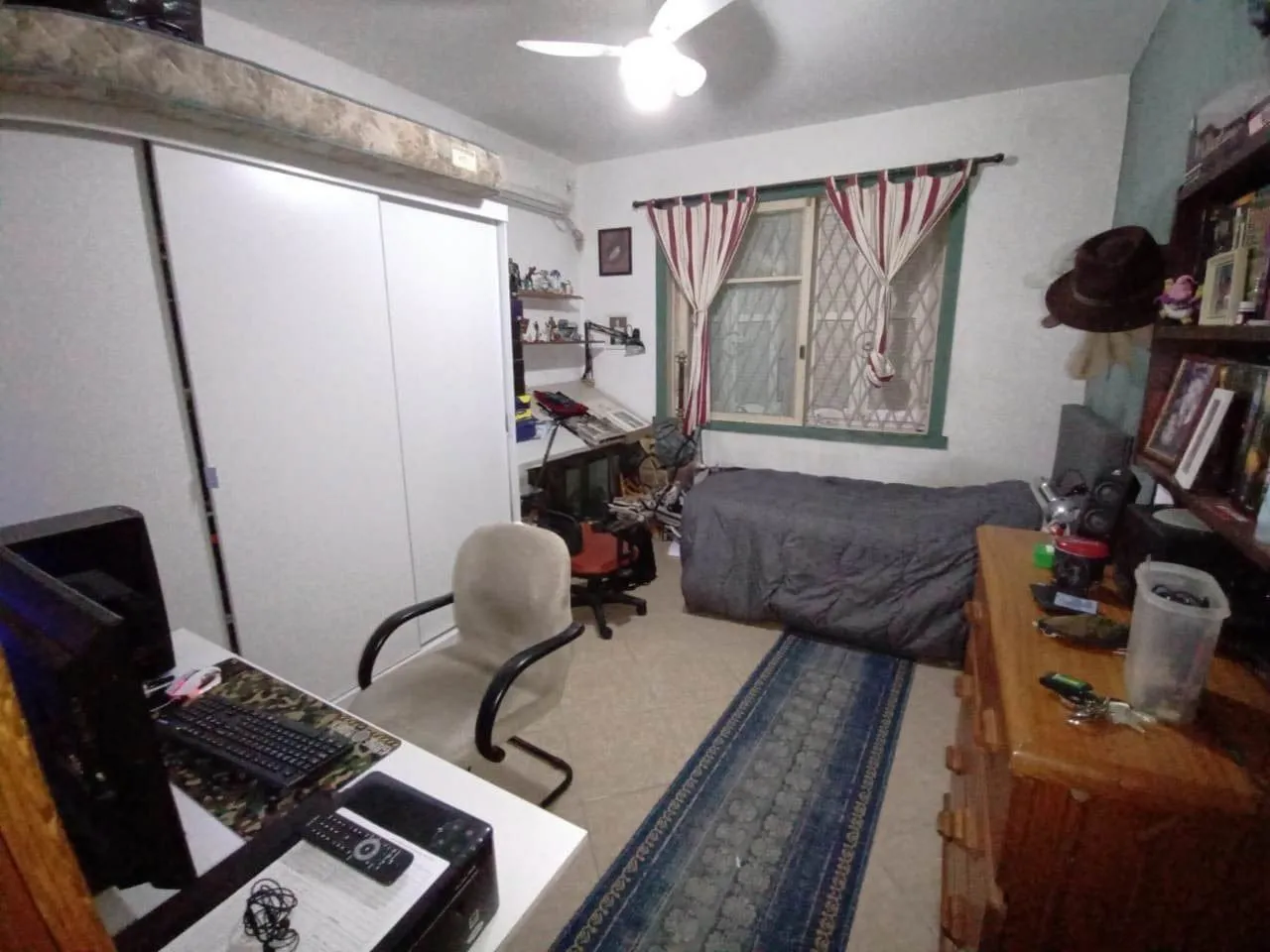Imagem 3 dormitórios com garagem no Menino Deus.