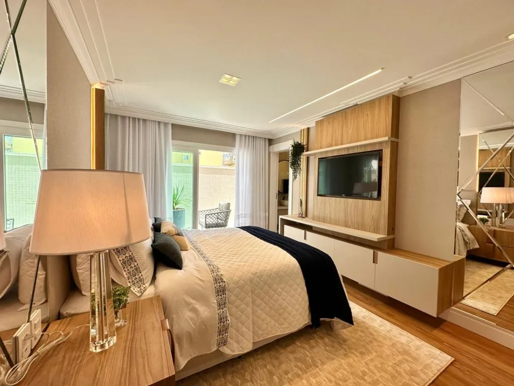 Imagem Apartamento 4Dormitórios dependência - Bairro Navegantes
