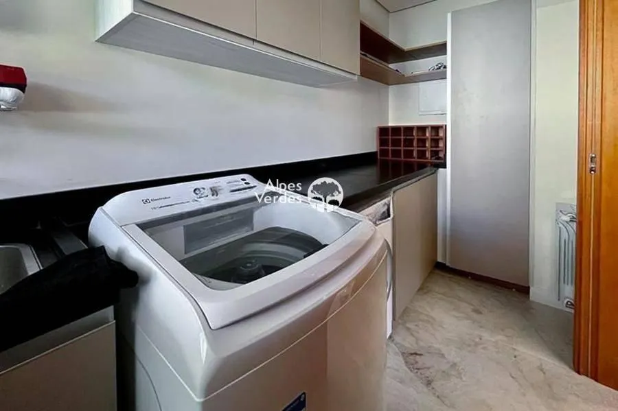 Imagem Vende-se Casa em Condominio com 3 suites a 5 minutos da Rua Coberta