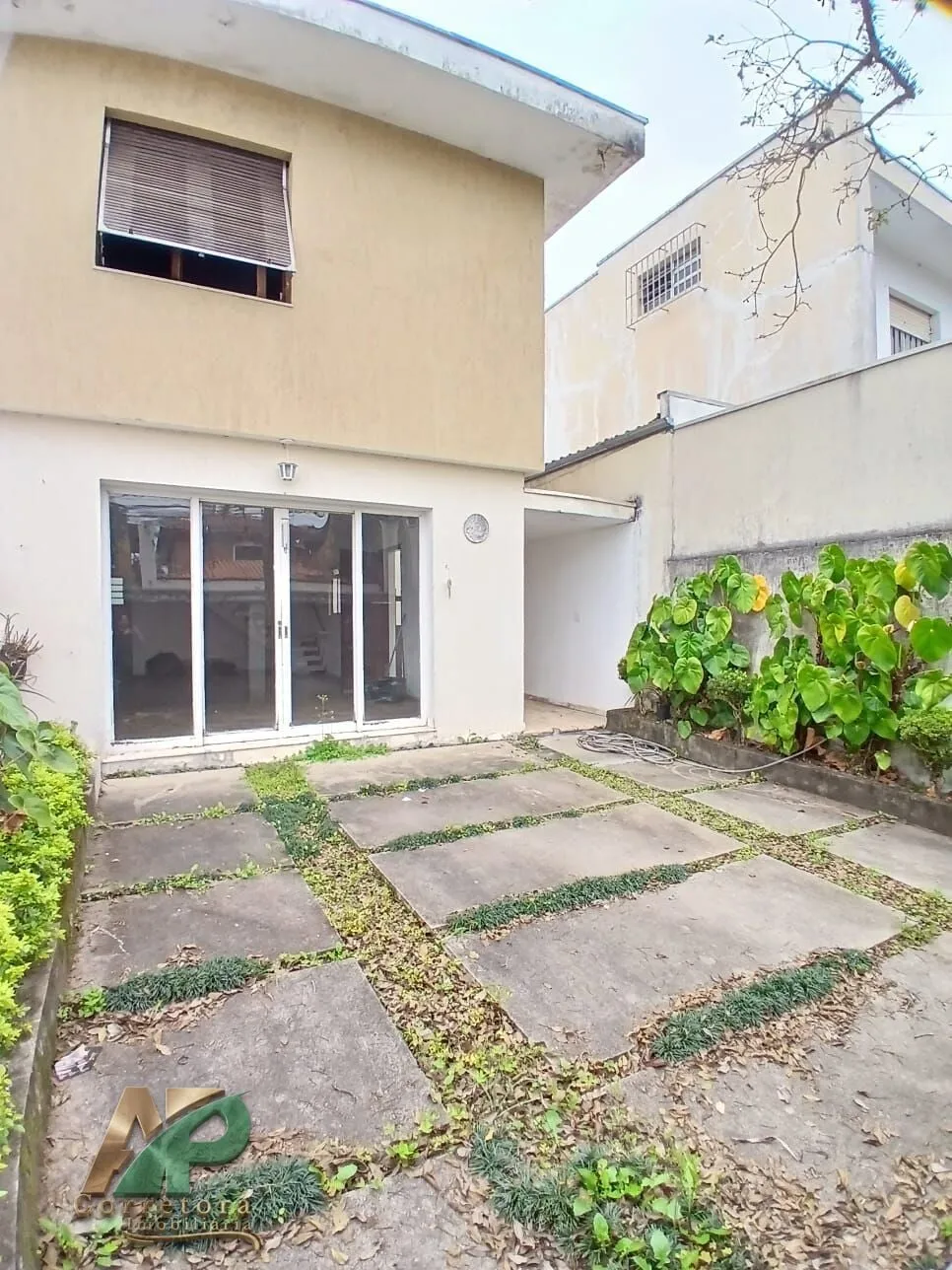 Imagem Casa à Venda em Santo Amaro: 3 Dorms (1 Suíte) + Edícula | Oportunidade Única!