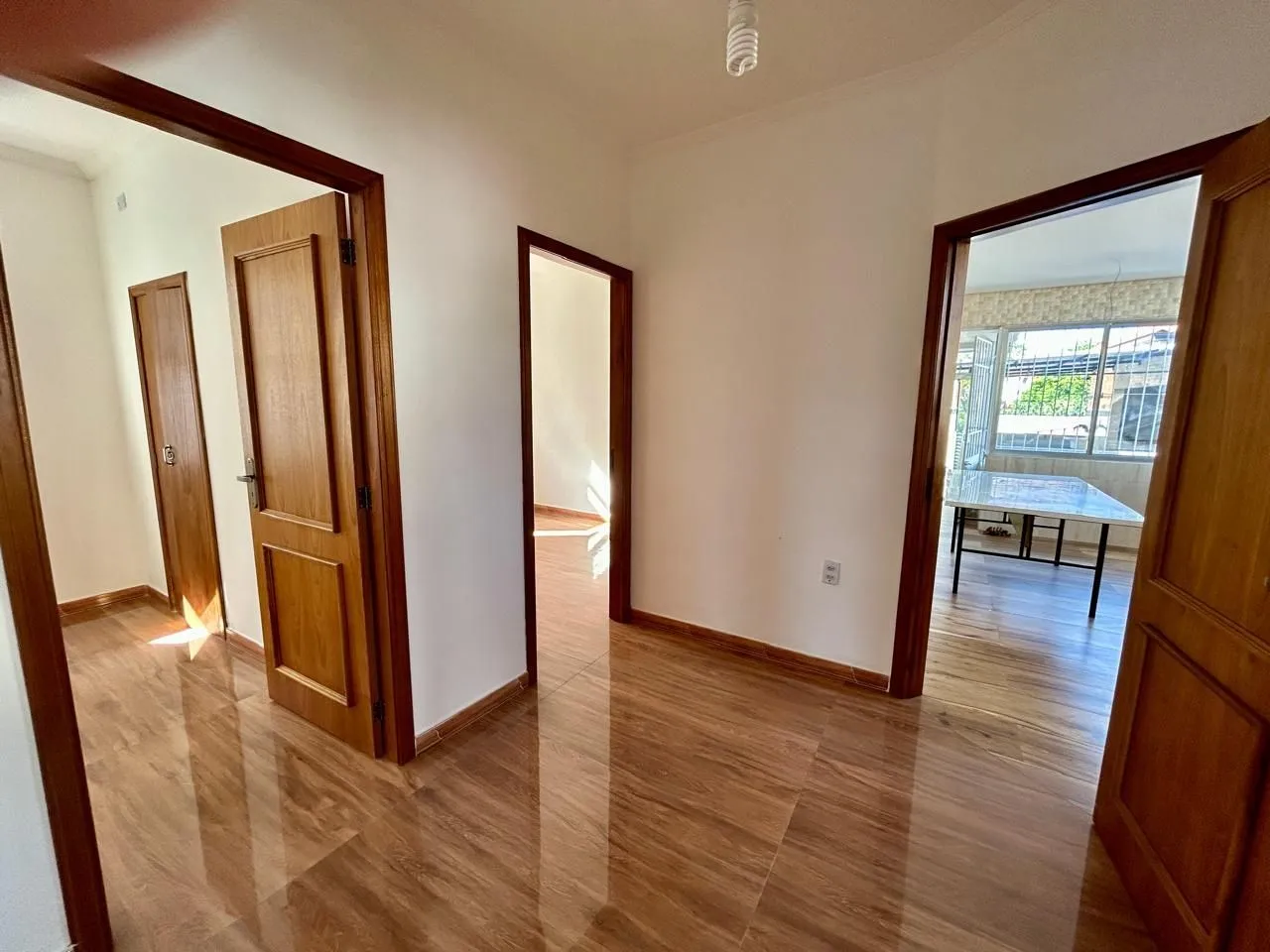 Imagem Casa 8 dormitórios, 5 banheiros e 6 vagas no Bairro São João Porto Alegre