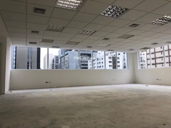Imagem Paraíso 205 m2 com 2 Vagas de Garagem ótima localização e todo reformado
