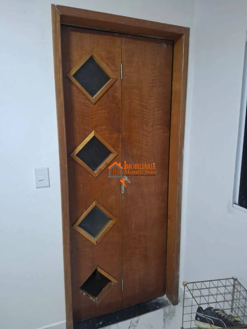 Imagem Casa com 2 dormitórios para alugar, 250 m² por R$ 3.000,00/mês - Parque Mikail - Guarulhos/SP