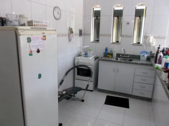 Imagem BELO SOBRADO LADO LINHA COM 4 SUITES