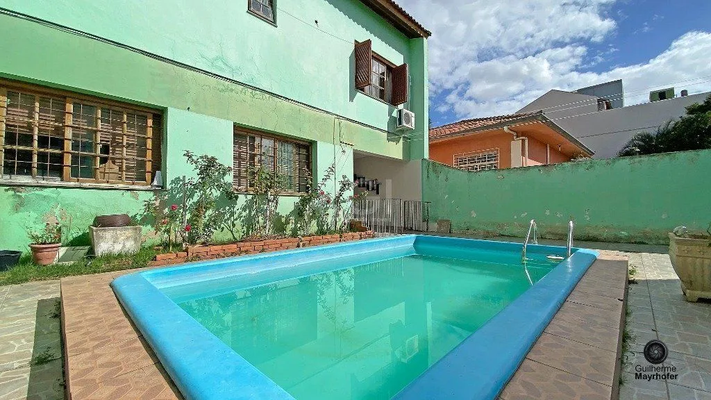 Imagem Casa para Venda - 400m², 5 dormitórios, sendo 1 suites, 3 vagas - Jardim Itu Sabará
