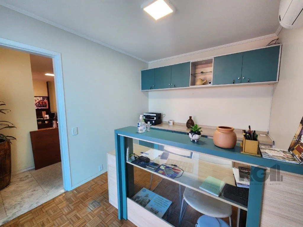 Imagem Vende-se excelente cada 3 quartos com suíte, 4 vagas, anexo comn salão de festas, podendo ser usada para fins comerciais - 255m² - Chácara das Pedras