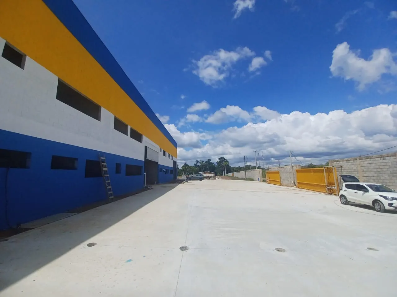 Imagem Galpões Comerciais com 1.750m² de Construção e Ótima Localização Próxima à UFSCAR