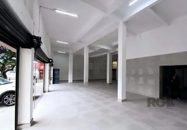 Imagem Libertas imobiliária aluga loja na Av. Assis Brasil com 530m²-Passo D`areia