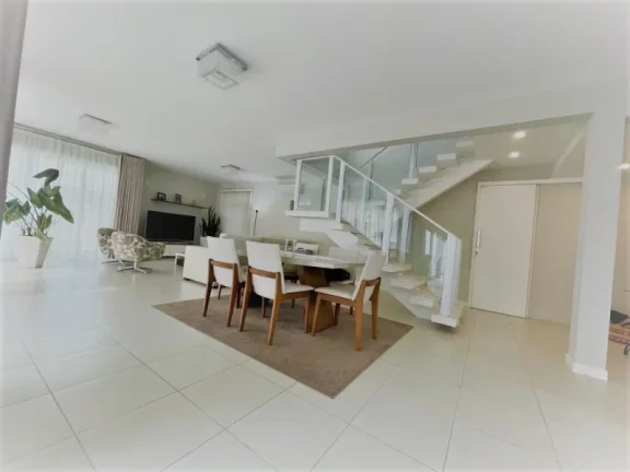Imagem Casa com 3 quartos, 387m2, à venda em Balneário Piçarras, Centro