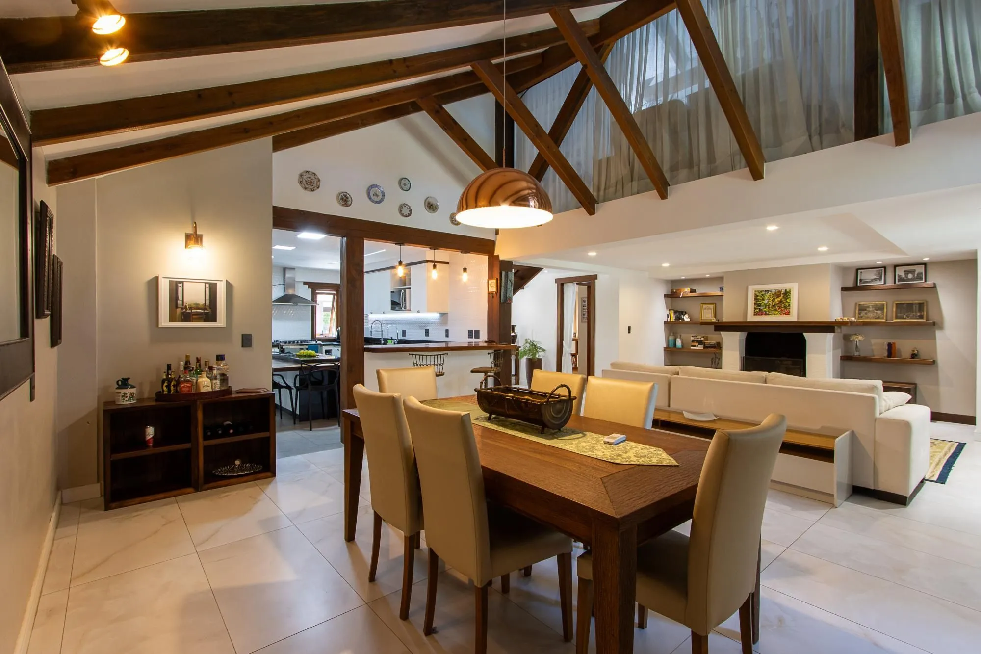 Imagem Casa 4 suites no Terra Ville, com home office, estar íntimo, 4 vagas e piscina.