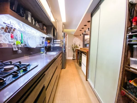 Imagem Apartamento 2 suítes com 1 Vaga | Centro de Florianópolis Mobiliado e Pronto para Morar! A poucos ...