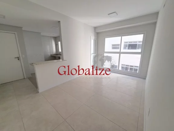 Imagem Apartamento à venda com 82m², 2 suites, varanda com Grill, piscina, vaga demarcada por R$875.000,00 na Ponta da Praia em Santos