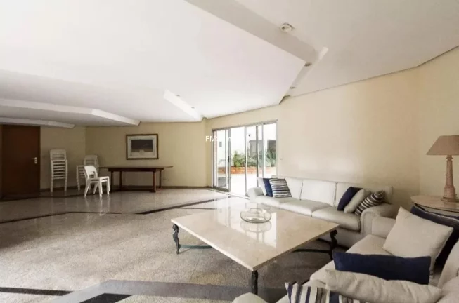 Imagem Imperdível: Apartamento à venda em Moema, São Paulo-SP, com 4 quartos, 1 suíte, 3 banheiros, 3 vagas de garagem e 188m² de área.