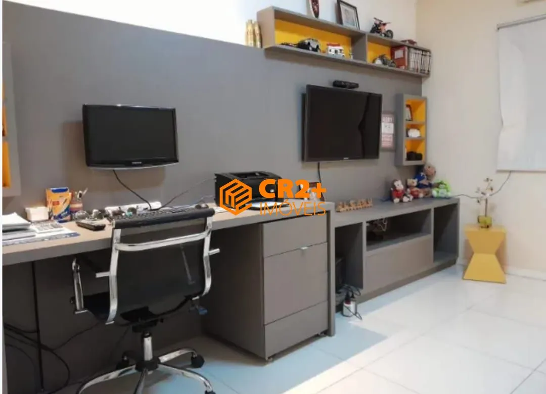Imagem Vendo casa 05 quartos, 03 suites, 3 vagas de garagem, 490m2 em Candeias.