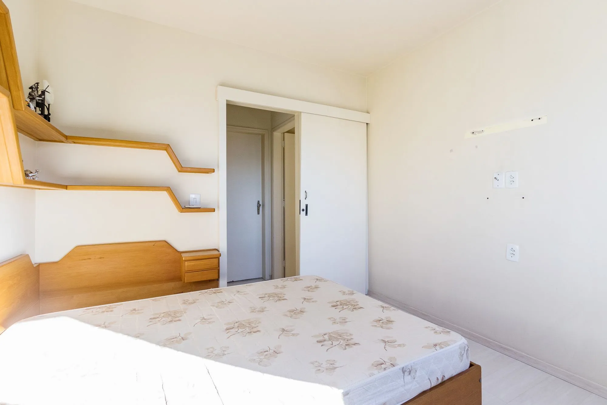 Imagem Oportunidade única: Apartamento com dois dormitórios e vaga de garagem à venda no coração do Bairro Higienópolis!