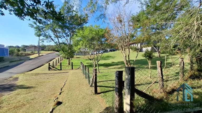 Imagem - Chácara com casa em condomínio, local seguro, ótima localização em São Jose dos Pinhais divisa com Piraquara PR