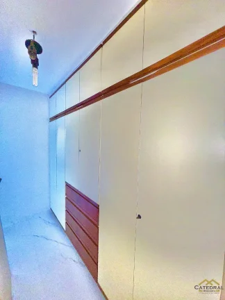 Imagem Apartamento à venda de 214m2 com 4 quartos sendo 2 suítes com 2 vagas em Jundiaí - SP