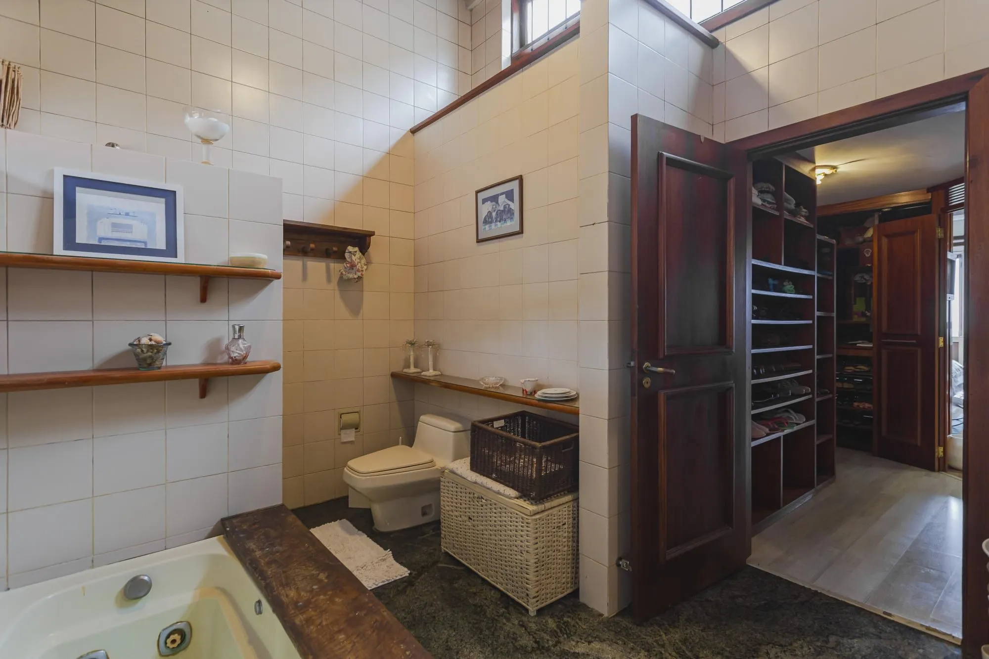 Imagem Casa semi-mobiliada na Vila Assunção com vista deslumbrante para o Guaíba e Veleiros do Sul