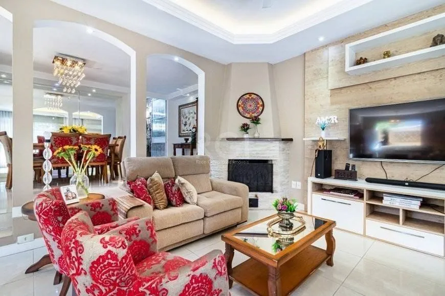 Imagem Excelente casa de 264m² com 4 dormitórios no bairro Menino Deus