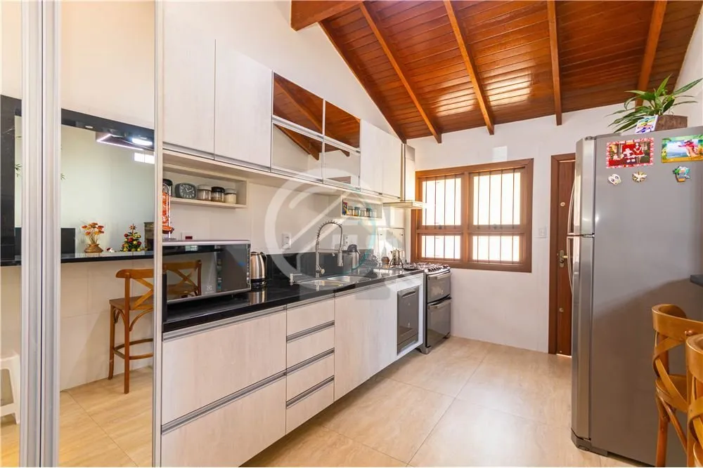 Imagem Esta linda casa de alto padrão é o lugar perfeito para aqueles que buscam conforto, funcionalidade...