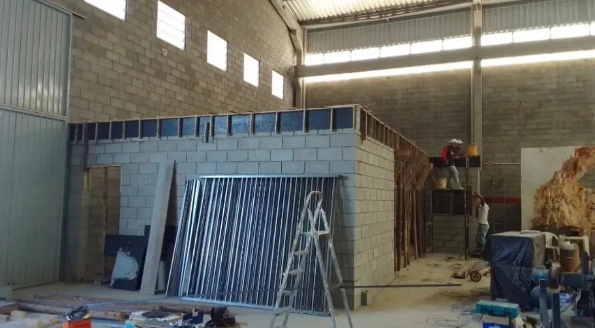 Imagem BARRACÃO / GALPÃO PARA ESTOCAGEM DE MATERIAIS NA ZONA INDÚSTRIAL DE SOROCABA.
