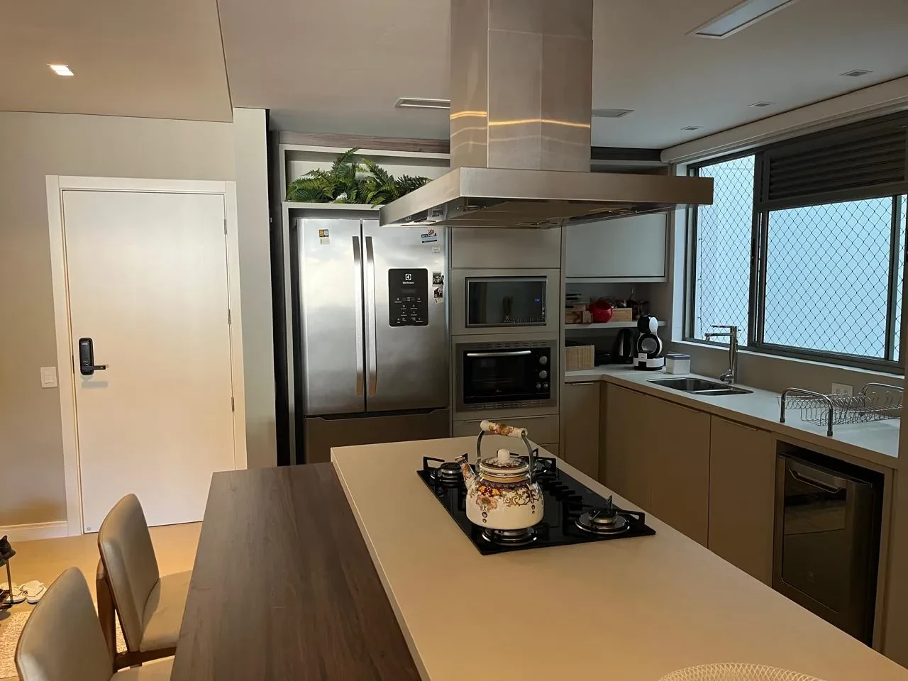 Imagem Apartamento com 2 Quartos à Venda, 100 m² em Jurerê - Florianópolis