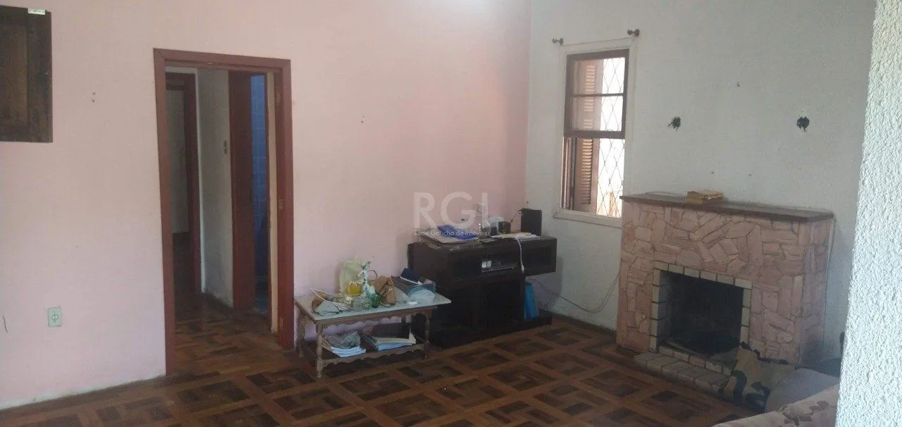 Imagem Casa de 4 dormitórios na Av. Teresópolis bairro Teresópolis