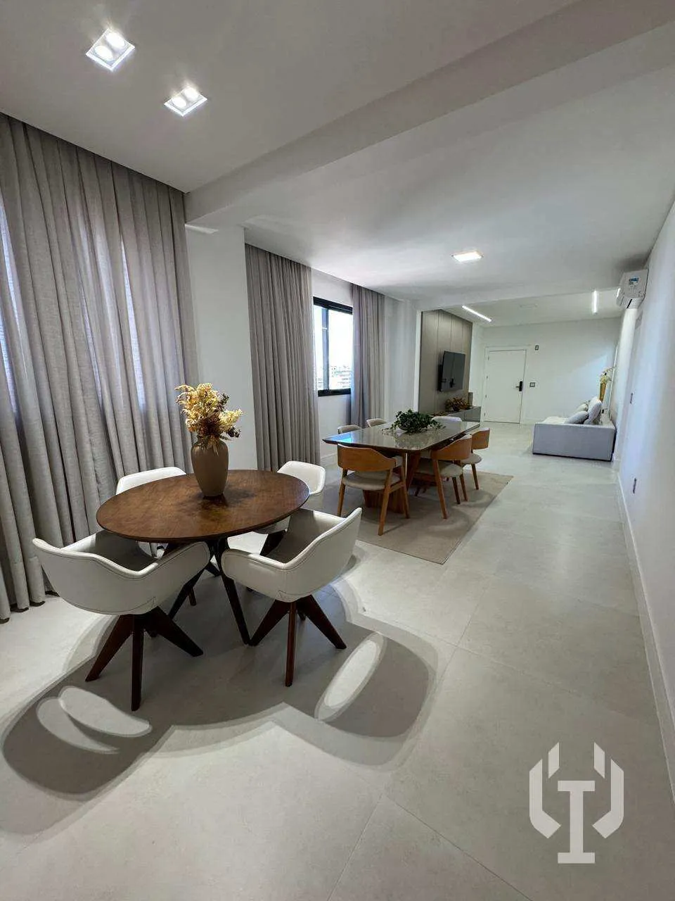Imagem Apartamento para alugar em Itapema, Meia praia, com 4 quartos, 180m2