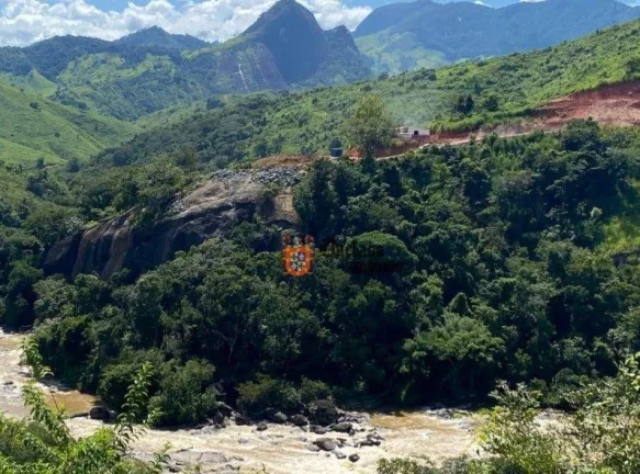Imagem Fazenda com 10 dormitórios à venda, 1600627 m² por R$ 10.000.000 - São Sebastião do Alto/RJ