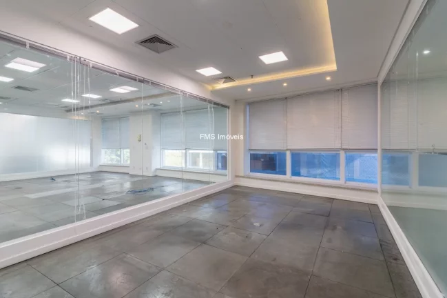 Imagem Conjunto comercial com 296m² no Butantã.
