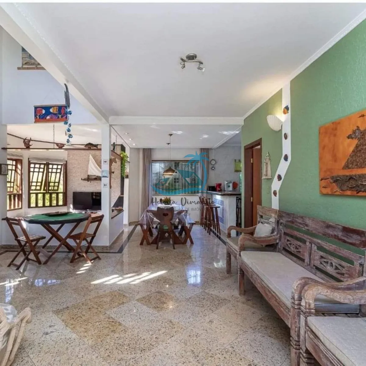 Imagem Linda casa com 4 suítes à venda em condomínio fechado no Horto em Ubatuba