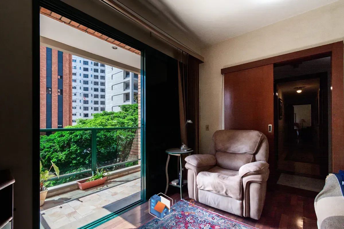 Imagem Apartamento para venda em Moema com 4 quartos, sendo 3 suítes, 222m²