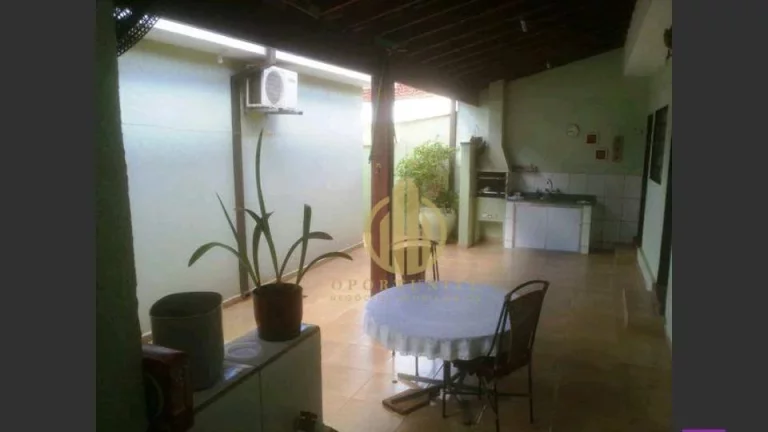Casa com 3 dormitórios à venda, 151 m² por R$ 742.000,00 - Jardim Irajá - Ribeirão Preto/SP
