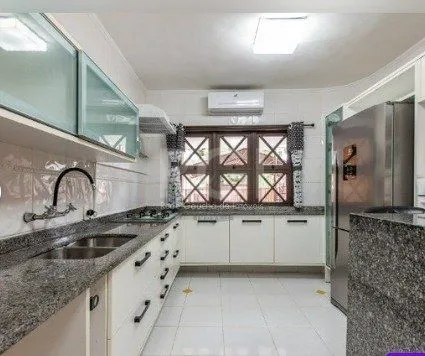 Imagem Casa para Venda - 225.43m², 3 dormitórios, sendo 1 suites, 2 vagas - Guarujá