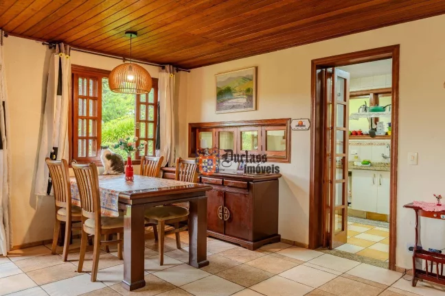 Imagem Chácara com 4 dormitórios à venda, 5850 m² por R$ 750.000,00 - Parque da Ferradura - Campos do Jordão/SP