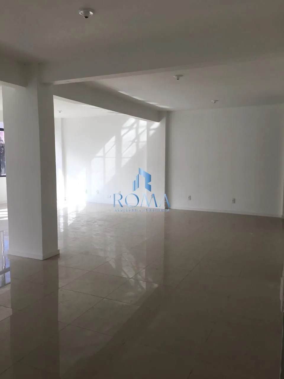 Imagem Se você procura uma sala comercial, ampla, para o seu negócio, temos uma ótima o