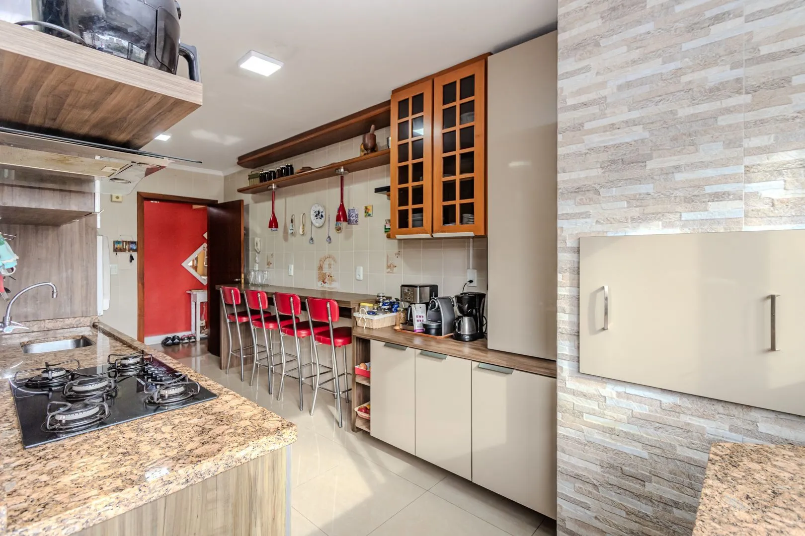 Imagem Apartamento no bairro Menino Deus de 4 dormitórios e vaga