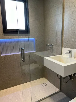Imagem Apartamento de luxo no Morumbi: 4 quartos, 2 suítes, 3 banheiros, 5 vagas de garagem, 200m² - São Paulo-SP.