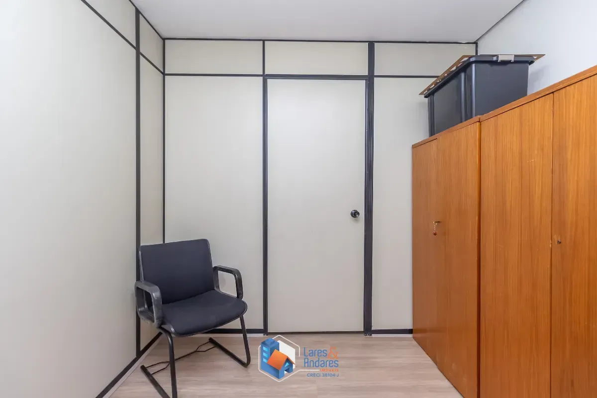 Imagem Conjunto comercial para venda em Cerqueira César, 82m²